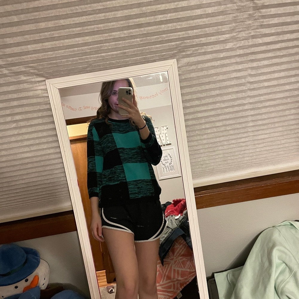 Checkered sweater - Picture 2 of 2
